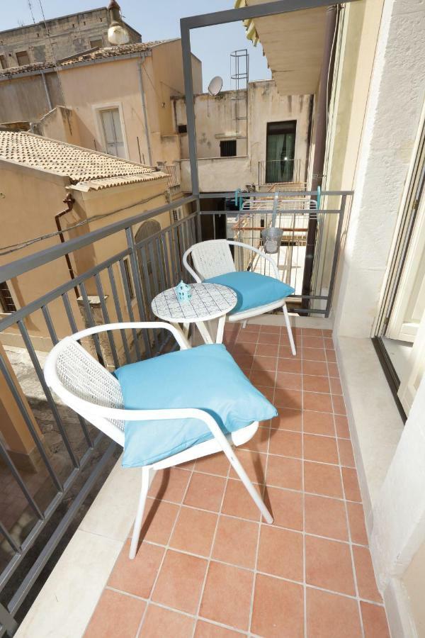 "Suliscenti" Dimora Siciliana B&B アヴォラ エクステリア 写真