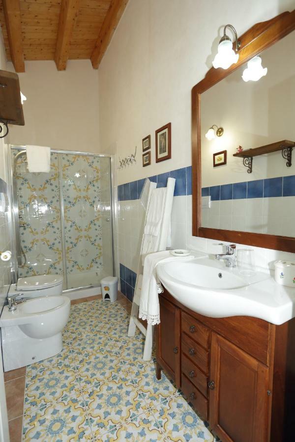 "Suliscenti" Dimora Siciliana B&B アヴォラ エクステリア 写真