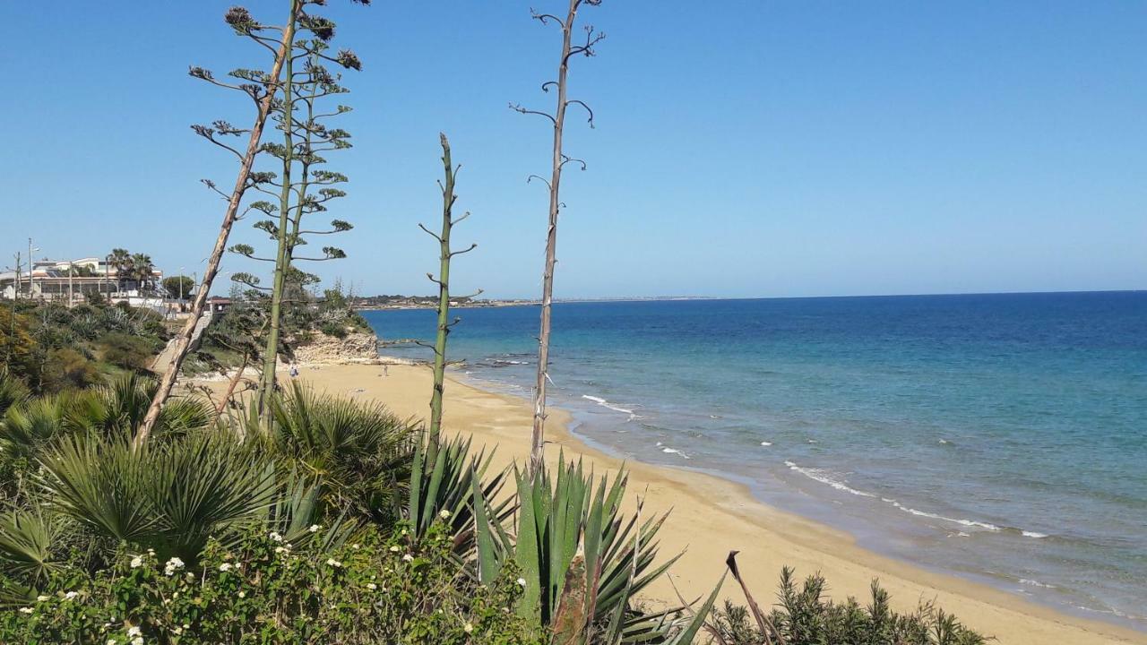 "Suliscenti" Dimora Siciliana B&B アヴォラ エクステリア 写真